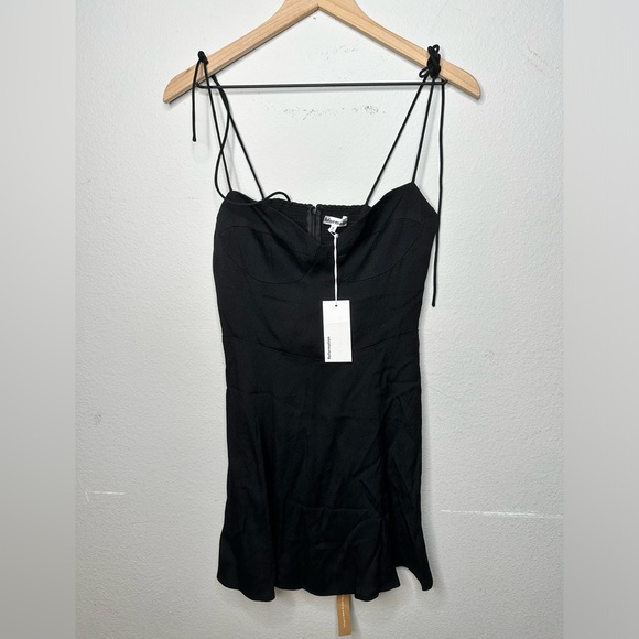 NWT Reformation Saskia Dress Black Size 6 SOLD OUT - Picture 4 of 8